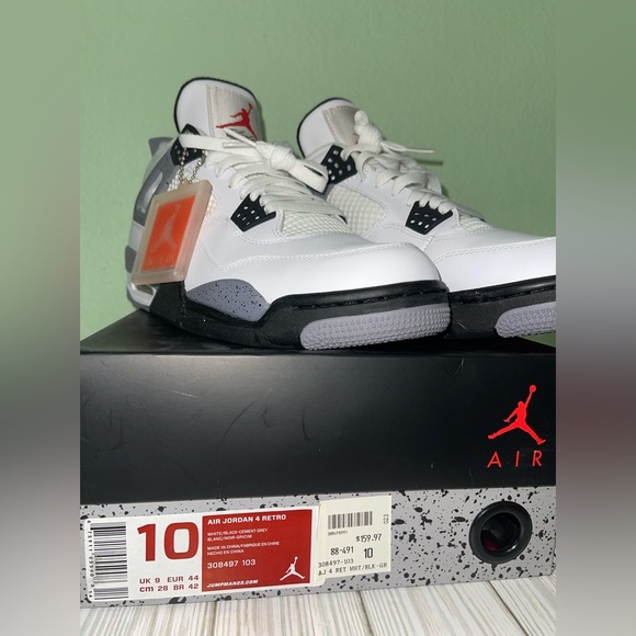 Preowned/Lightly Used: Air Jordan 4 Retro: Cement 4 Size 10 - Picture 8 of 11